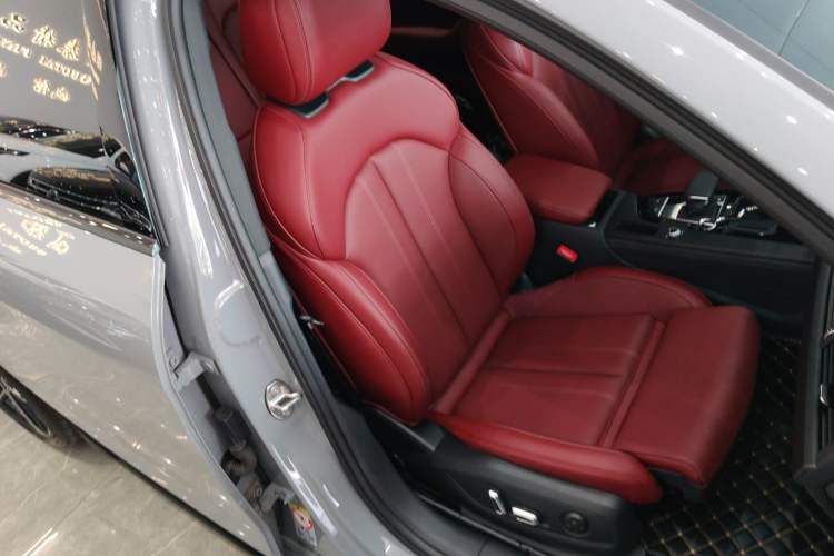 Used Audi A4L 2024 40 TFSI Luxury Dynamic Edition Right Front Seat