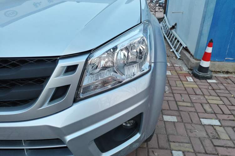 Used Isuzu JLM 2020 2.8T Classic Two-Wheel Drive Diesel Euro VI Comfort Plus Extended Version JE493ZLQ6E