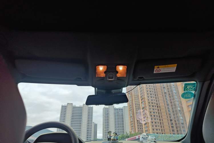 Used Land X7 2015 2.0T Panoramic Prestige Edition
