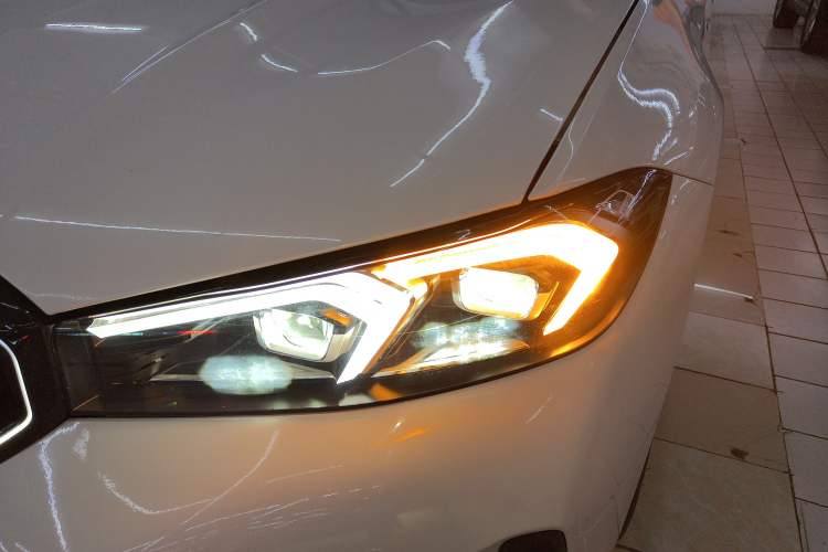 Used BMW 3 Series 2025 330i M Sport Night Edition Package Left Front Headlight