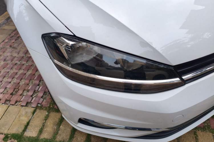 Used Volkswagen Golf 2018 230TSI Automatic Luxury Version Right Front Headlight