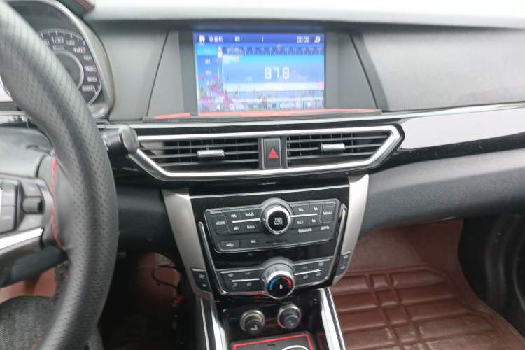 Used Zotye Domy X5 2015 1.5T CVT ZHANG GUI Model China IV Standard Audio And AC Panel