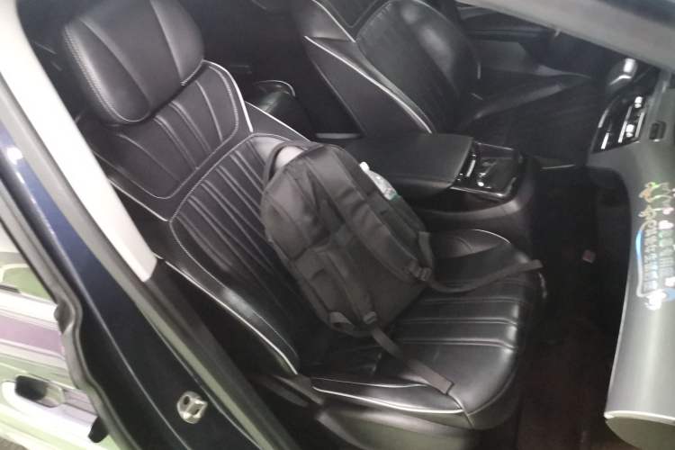 Used Roewe iMAX8 2022 400TGI Flagship Edition
