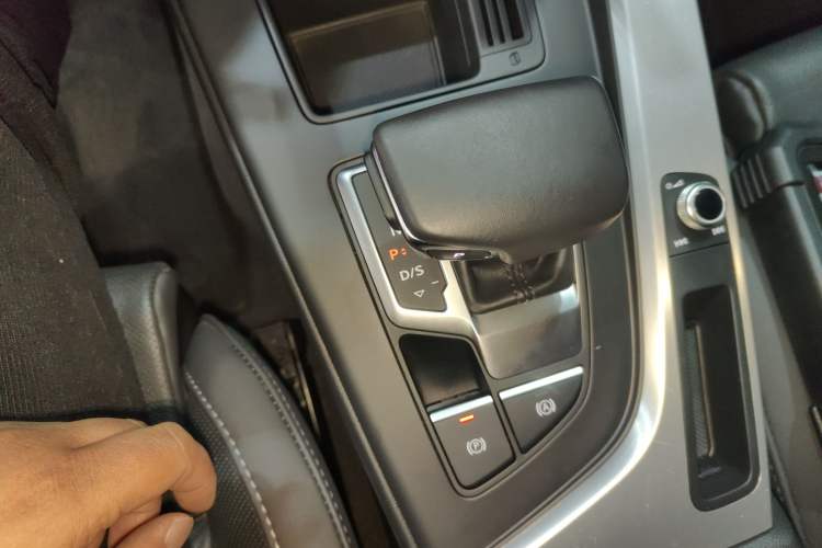 Used Audi A4L 2022 40 TFSI Fashion Dynamic Model
