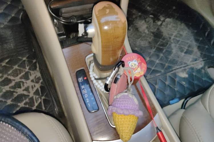 Used Nissan Sylphy 2009 1.6XL Automatic Luxury Sunroof Edition Gear Lever