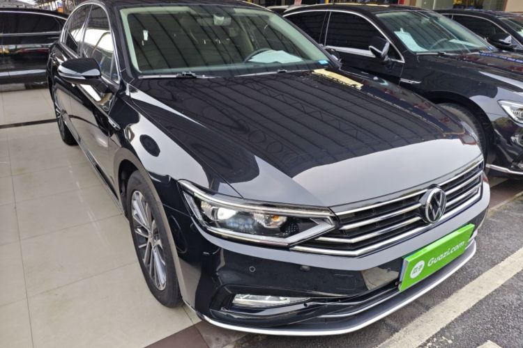 Used Volkswagen Magotan 2020 330TSI DSG Luxury Edition Front Right 45 Deg