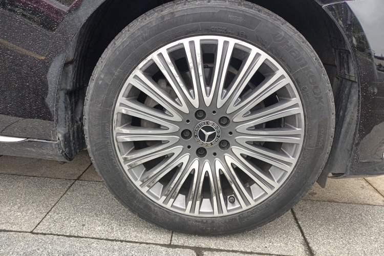 Used Mercedes-Benz E-Class 2021 E 300 L Luxury Model Right Front Wheel Hub