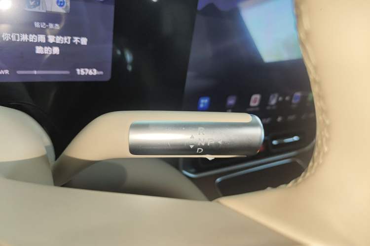 Used Hima AITO M9 2025 Extended-Range Ultra Version 52 kWh 6-Seater Gear Lever