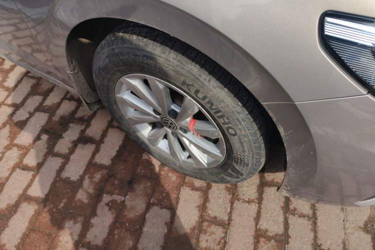 Used Volkswagen Bora 2020 1.5L Automatic Fashion Edition Right Front Wheel Hub