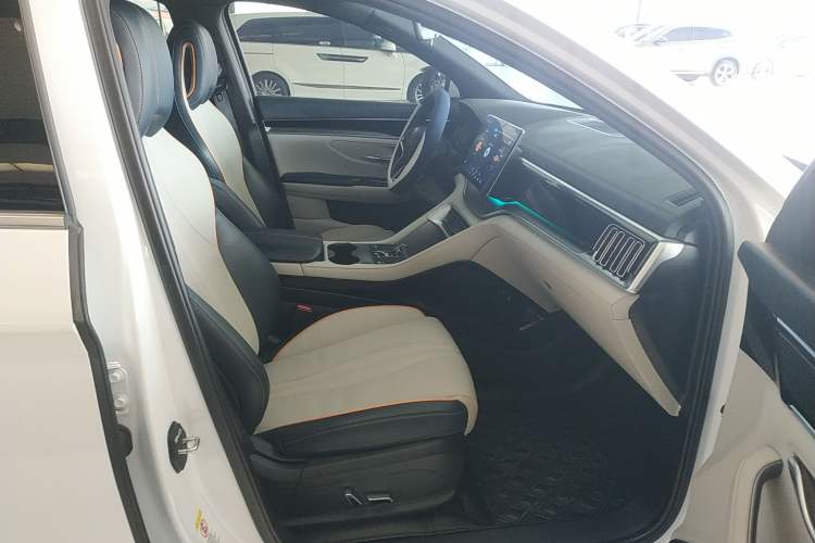 Used BYD Song PLUS New Energy 2024 HONOR Edition DM-i 110km Flagship PLUS
