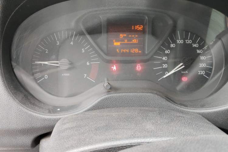 Used Citroen Elysee 2015 Zhishang Edition 1.6L Manual Fashion Model Instrument Cluster