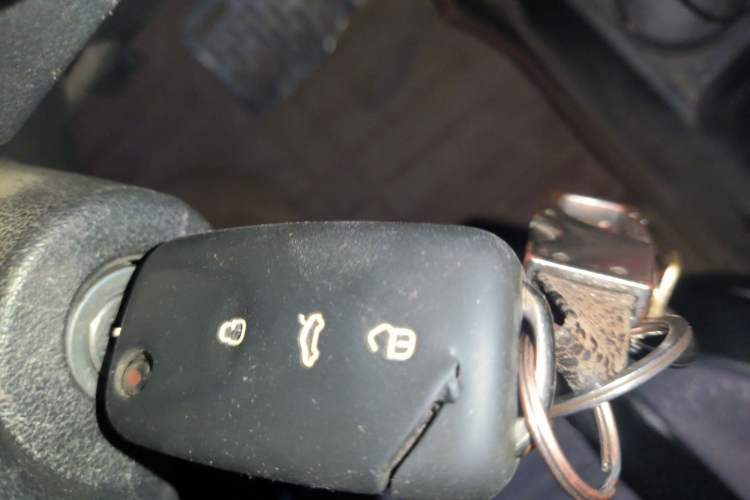 Used CHANGAN OSHAN Olisway 2013 1.2L Manual Comfort Model
