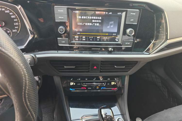 Used Volkswagen Sagitar 2019 280TSI DSG Luxury Version China VI Standard Audio And AC Panel