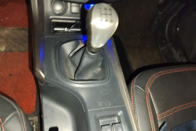 Used Haima S5 2015 1.6L Manual Luxury Model with Sunroof Gear Lever