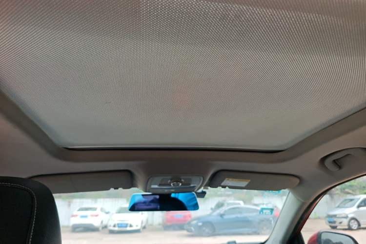 Used Roewe RX5 2016 20T Two-Wheel Drive Automatic Internet Smart Edition Headliner