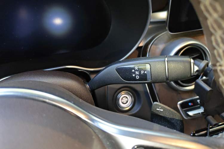 Used Mercedes-Benz GLC 2020 Facelift GLC 300 L 4MATIC Dynamic Edition Gear Lever