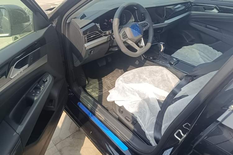 Used Volkswagen Passat 2026 Model, Outstanding 380TSI Longteng Edition
