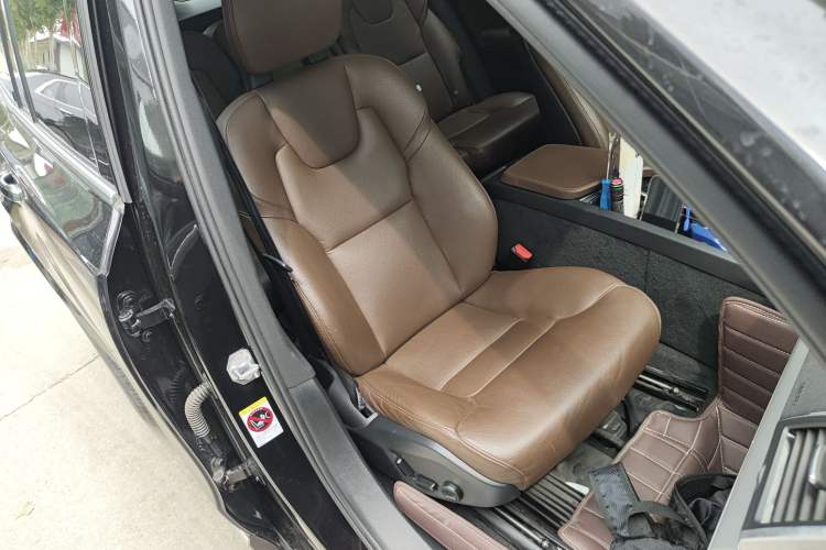 Used Volvo XC90 2019 T5 Zhiyi Edition 5-Seater China VI Standard
