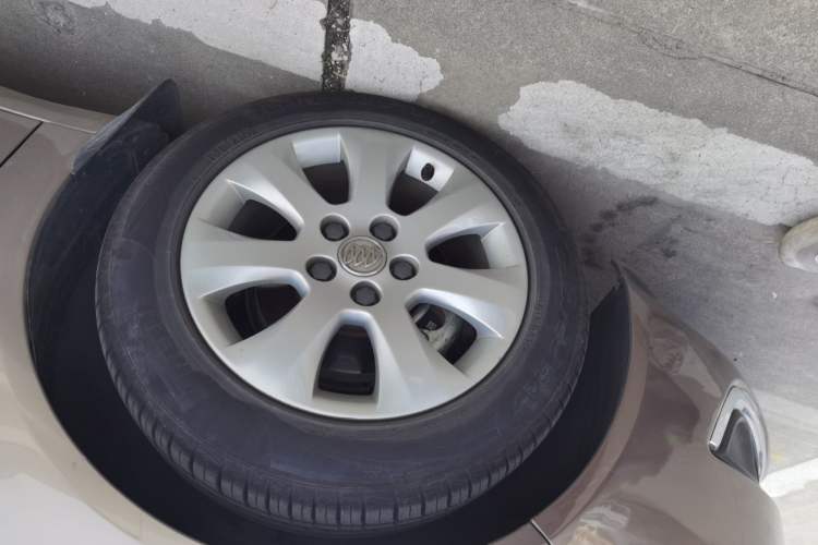 Used Buick Regal 2015 2.0L Leading Fashion Edition