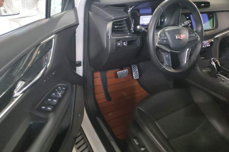 Used Cadillac XT5 2020 Revised Version 28T Luxury Edition Interior 3