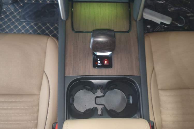 Used Land Rover Discovery Sport 2024 Performance Tech Edition
