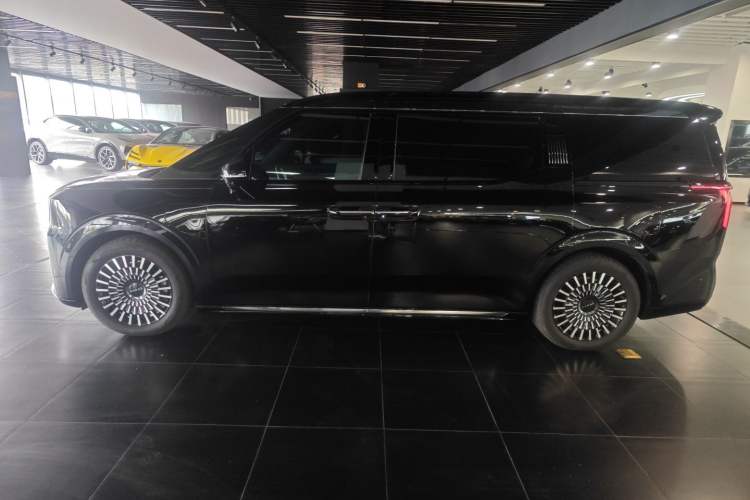 Used Zeekr 009 2024 7-Seater Walk-Through Version Four-Wheel Drive 108 kWh