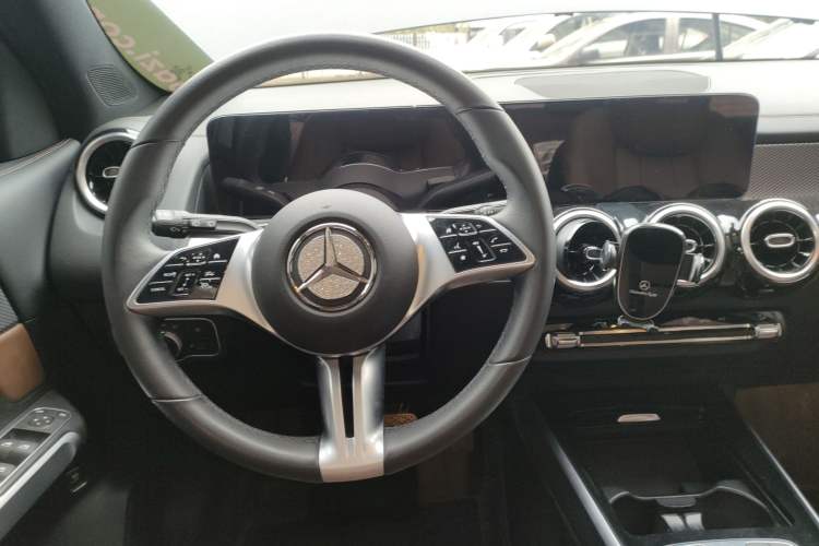 Used Mercedes-Benz GLB 2024-Year Restyled GLB 200 Dynamic Edition