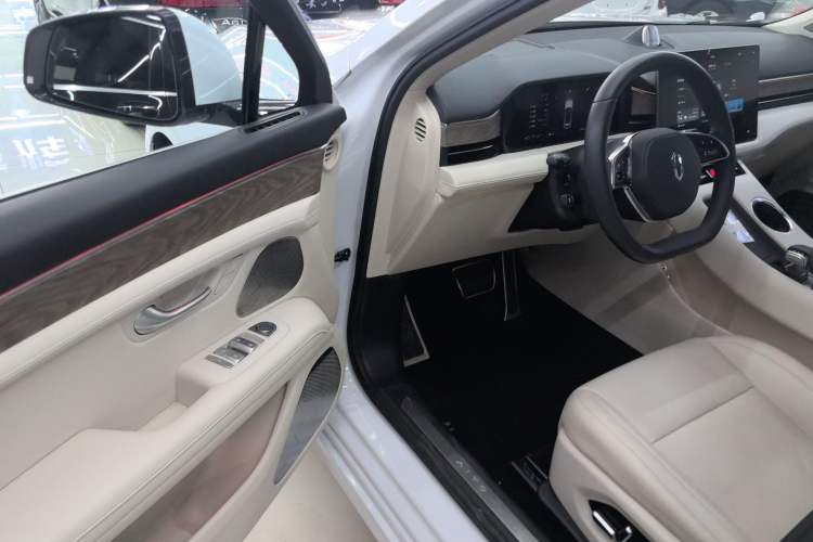 Used Hima AITO M5 2022 Extended-Range Four-Wheel Drive Performance Version
