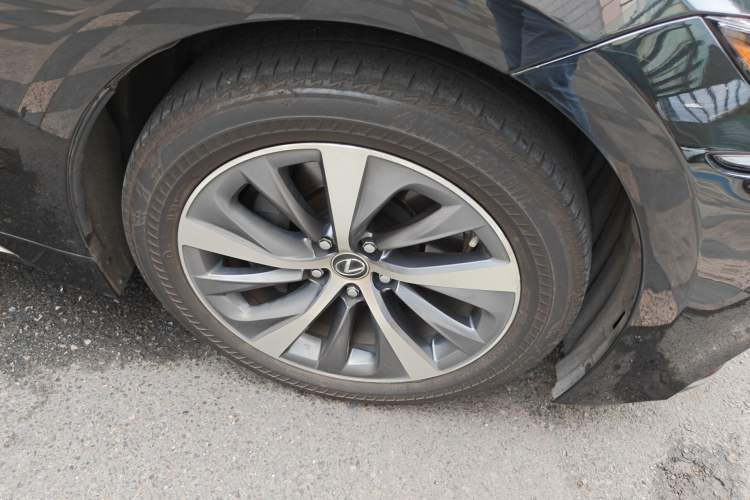 Used Lexus LS 2018 500h Excellence Edition China VI standard