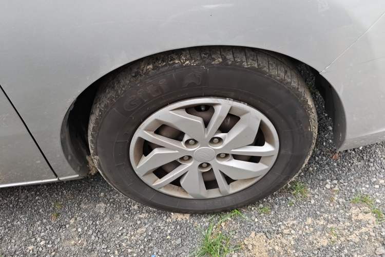 Used JAC Refine M4 2020 2.0 CTI Diesel Manual JingShang Version China VI Standard Right Front Wheel Hub