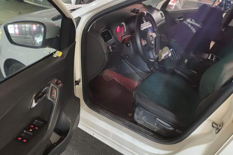 Used Volkswagen Polo 2013 1.4L Automatic Comfort Edition
