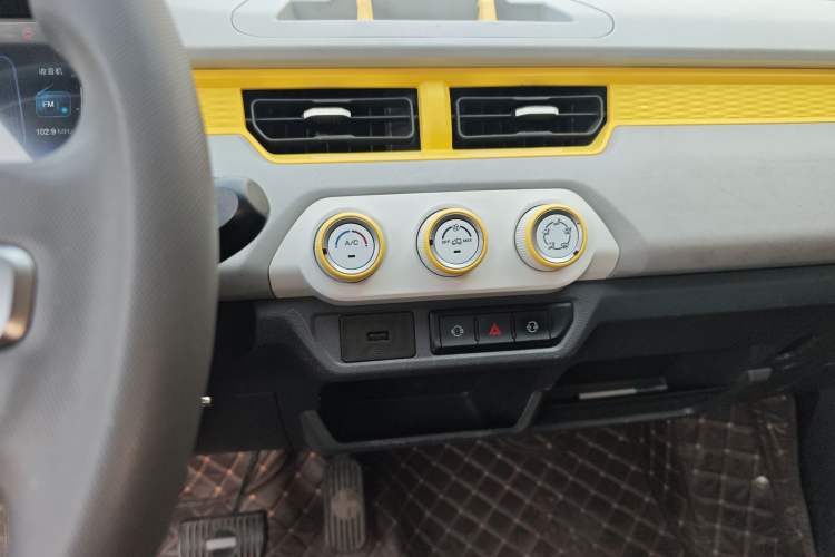 Used Chery QQ Ice Cream 2022 170km Sundae Phosphate Lithium-Ion
