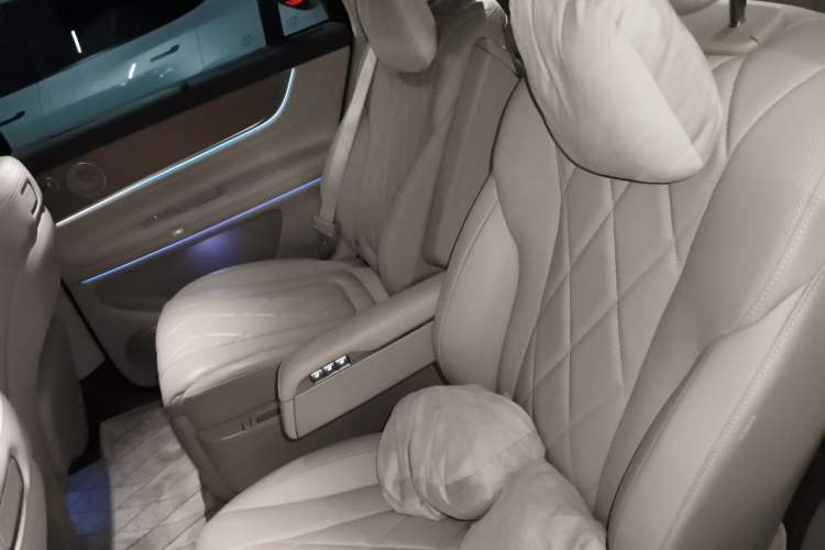 Used Hima AITO M9 2024 Range-Extended Ultra Version 52 kWh 6-Seater Model
