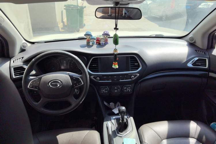 Used GAC Trumpchi GS4 2017 235T Manual Two-Wheel Drive Luxury Edition Center Console