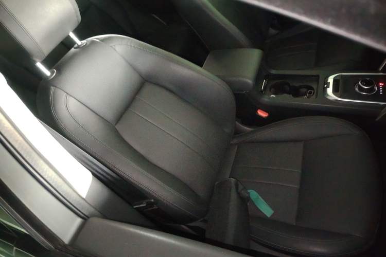 Used Land Rover Discovery Sport 2018 240 PS SE Version
