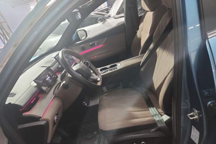 Used Chery Tiggo 8 PLUS C-DM 2025 1.5T 116 km Prestige Version 5 Seats