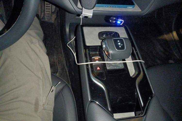 Used Hongqi E-QM5 2022 431 km Charge & Enjoy Edition