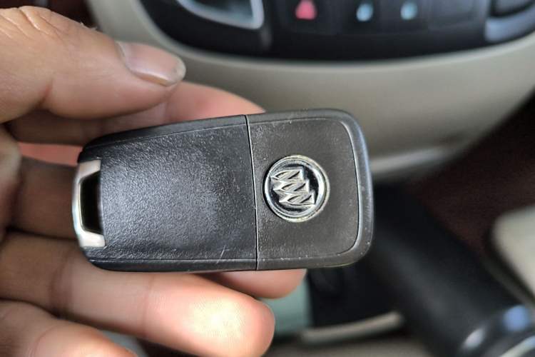 Used Buick GL8 2015 2.4L Luxury Business Premium Edition