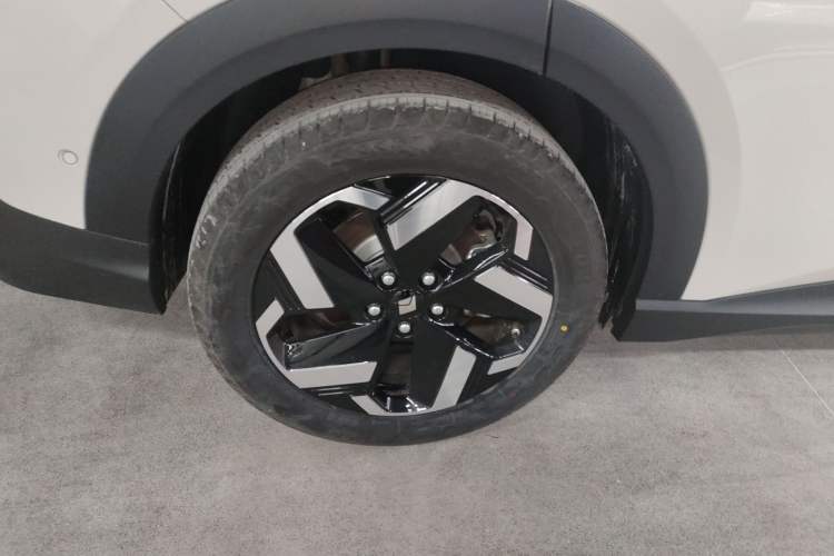 Used Baojun Yunhai 2024 140km Plug-in Hybrid Version Exterior 8