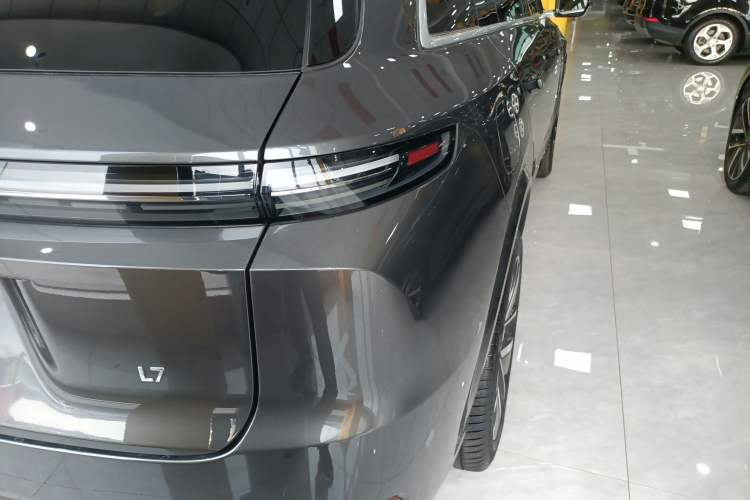 Used Li Auto L7 2024 Ultra Model Exterior 3