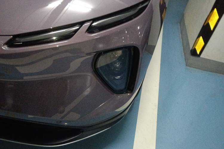 Used Nio EC6 2023 75 kWh Left Front Headlight