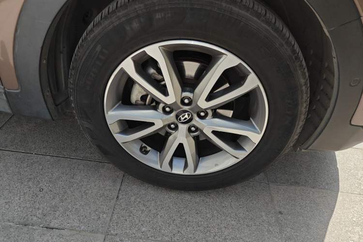 Used Hyundai Santa Fe 2013 2.0T Automatic All-Wheel Drive Top Trim
