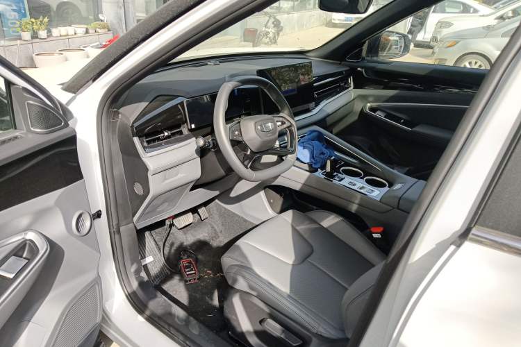 Used Geely Auto Emgrand X7 Sport 2026 Model 1.5TD Joyful Driver Seat