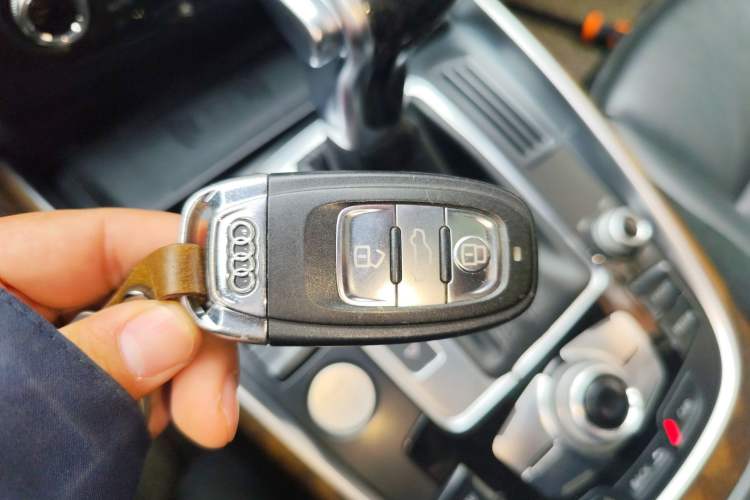 Used Audi Q5 2013 40 TFSI Comfort Edition Vehicle Key