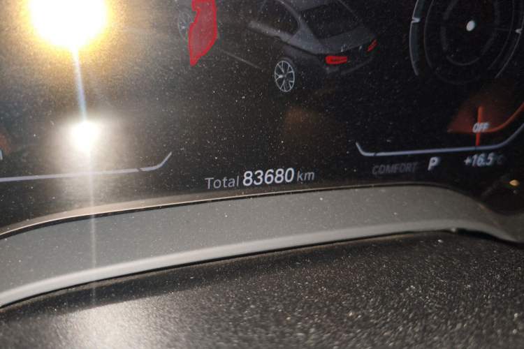 Used BMW 5 Series 2022 Second Facelift 530Li Luxury Version M Sport Package Odometer Close Up