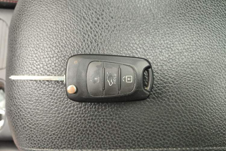 Used Kia Sorento 2013 2.4L 7-Seater Gasoline Comfort Version China IV Standard