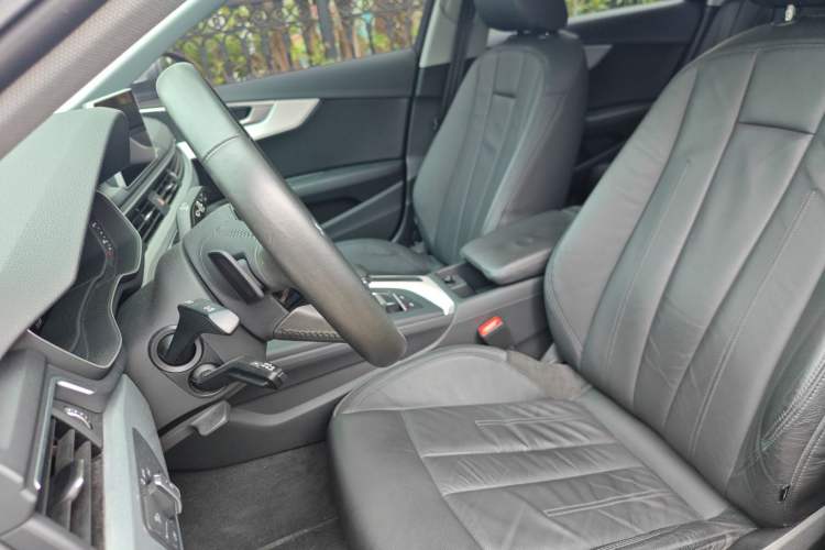 Used Audi A4L 2019 40 TFSI Fashion Edition China VI Emission Standard
