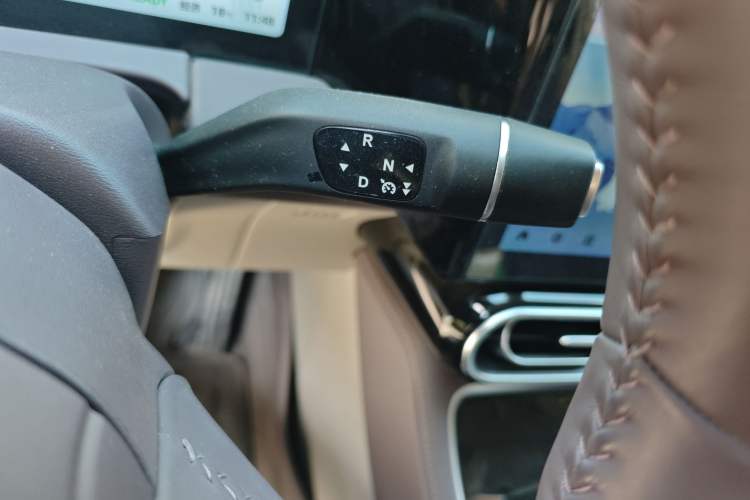 Used Leapmotor C11 2023 Pure Electric 500 Comfort Edition Gear Lever