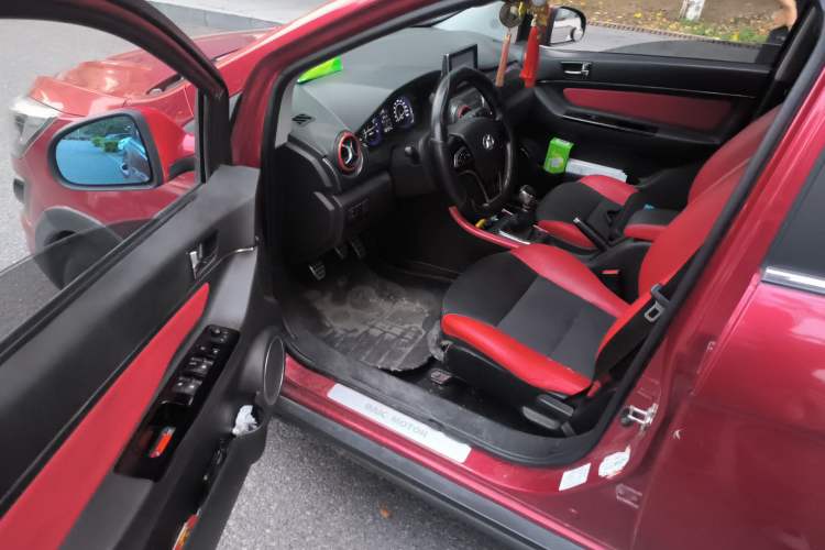 Used BAIC Senova X25 2015 1.5L manual Comfort trim level Driver Seat