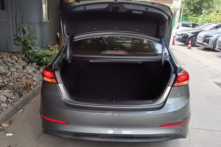 Used Hyundai Elantra (6th Generation / Lingdong) 2016 1.6L Automatic ZhiXuan – Elite Version Trunk